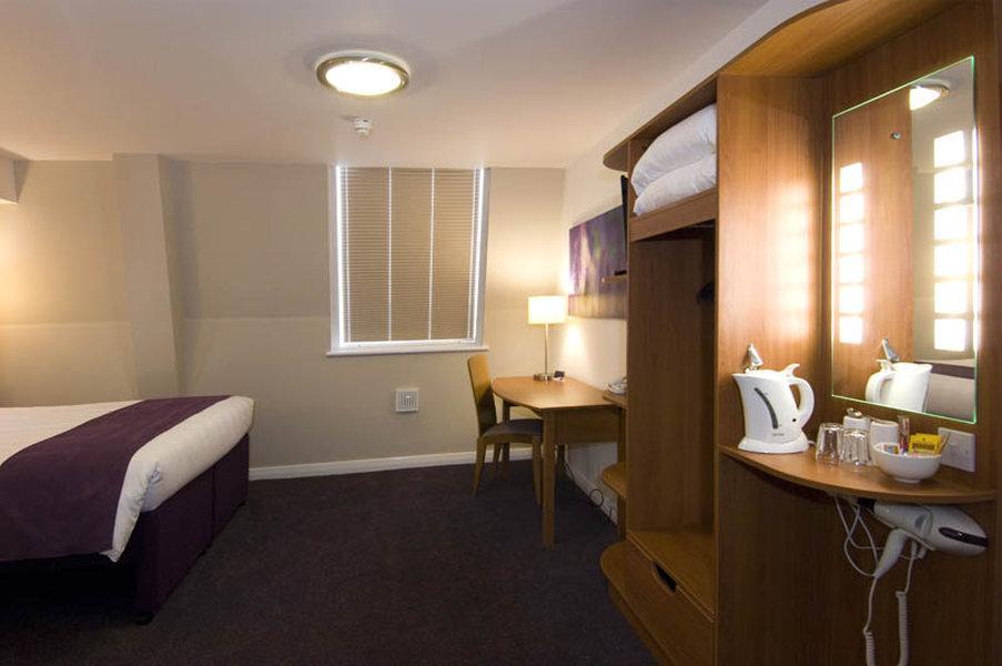 Premier Inn เบรนท์วูด ภายนอก รูปภาพ