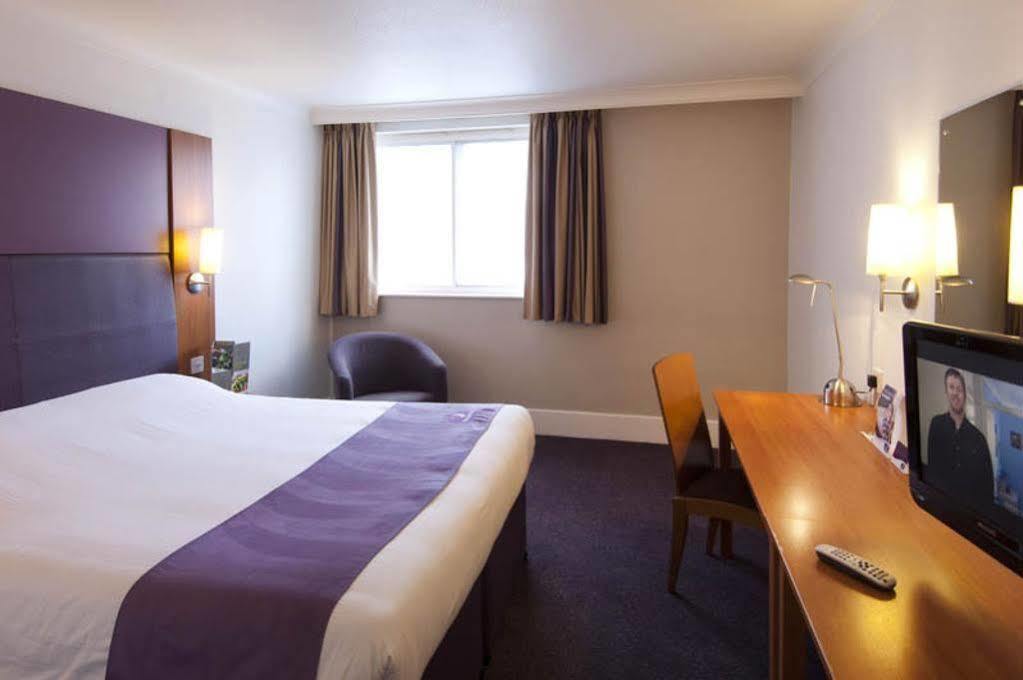 Premier Inn เบรนท์วูด ภายนอก รูปภาพ
