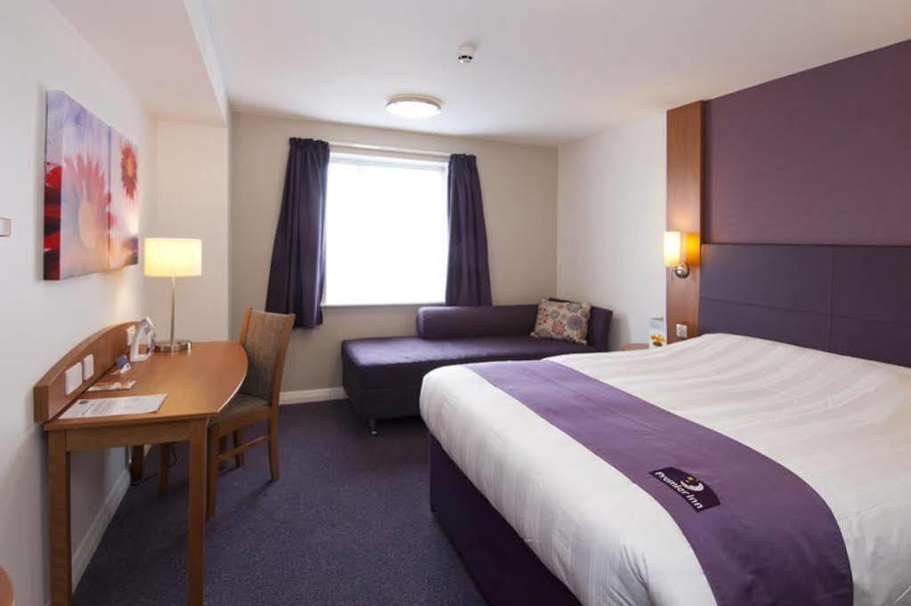 Premier Inn เบรนท์วูด ภายนอก รูปภาพ